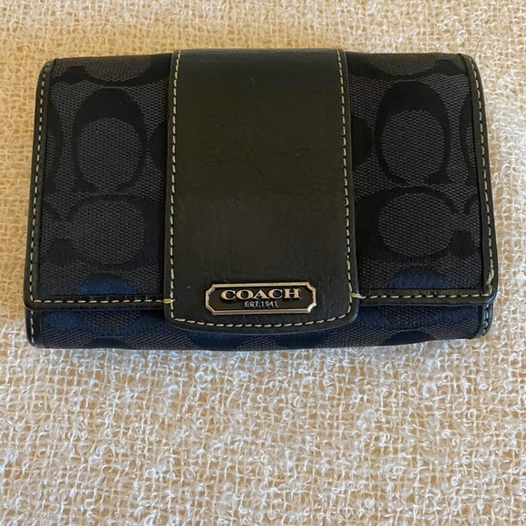 Coach Compact wallet - Picture 1 of 10